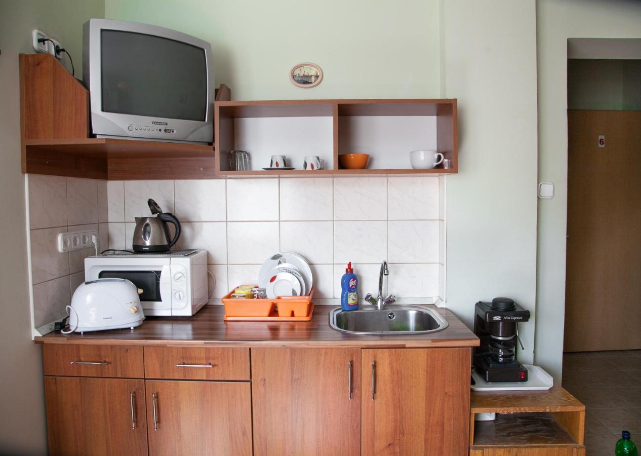 Bed and Breakfast Izabella Panzio à Hajdúszoboszló Extérieur photo