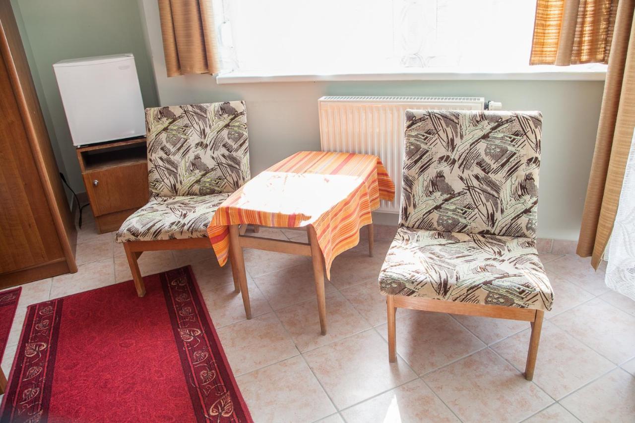 Bed and Breakfast Izabella Panzio à Hajdúszoboszló Extérieur photo