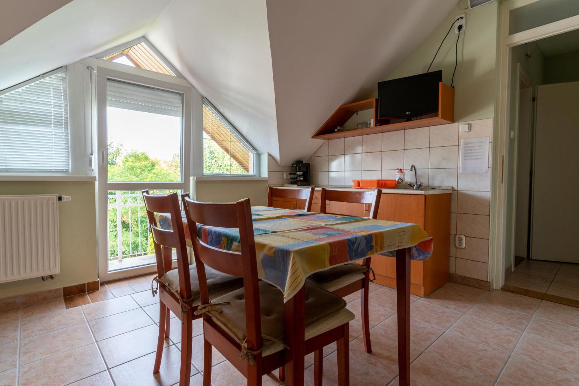 Bed and Breakfast Izabella Panzio à Hajdúszoboszló Extérieur photo