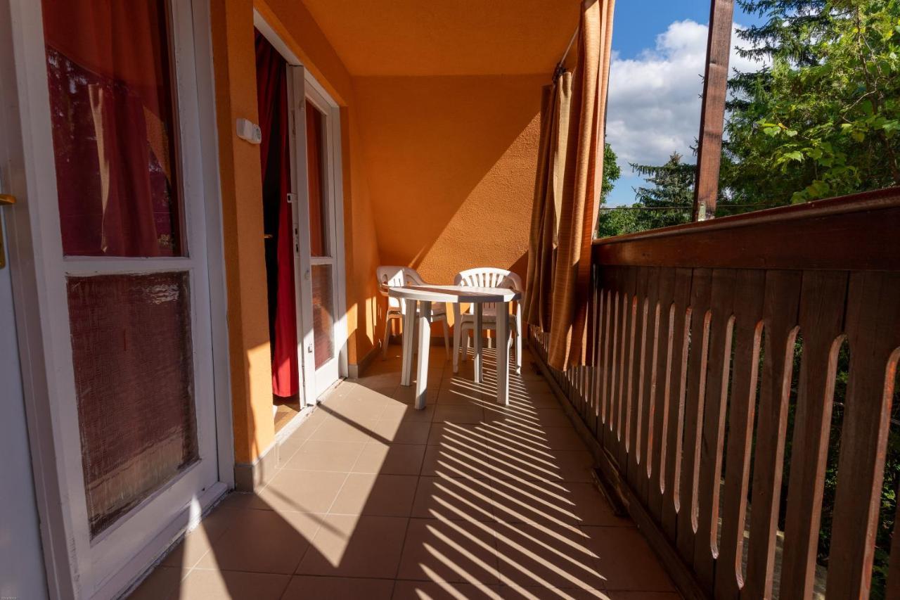 Bed and Breakfast Izabella Panzio à Hajdúszoboszló Extérieur photo
