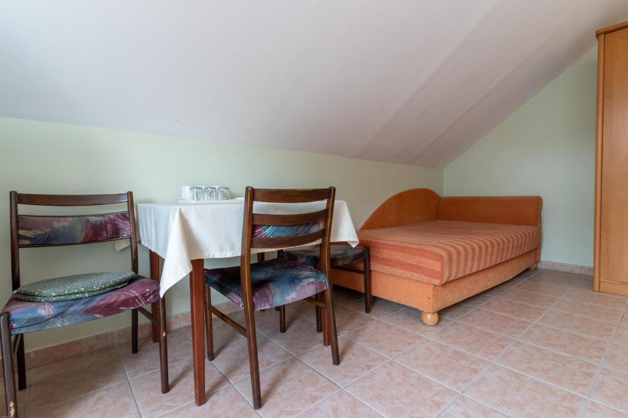Bed and Breakfast Izabella Panzio à Hajdúszoboszló Extérieur photo
